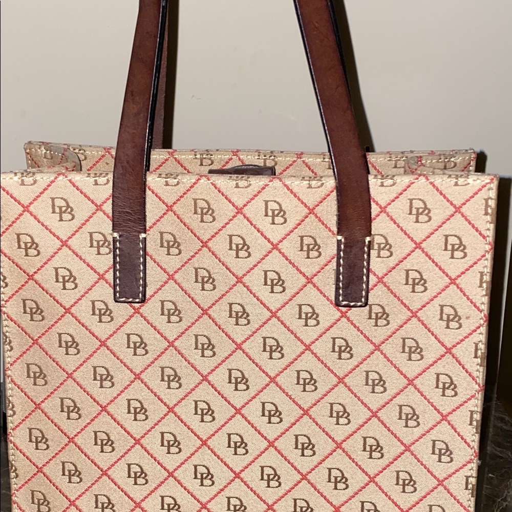 Dooney & Bourne Shoulder Bag